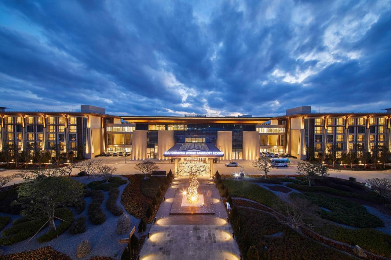 Marriott Jeju Shinhwa World Hotel Seogwipo Exterior photo